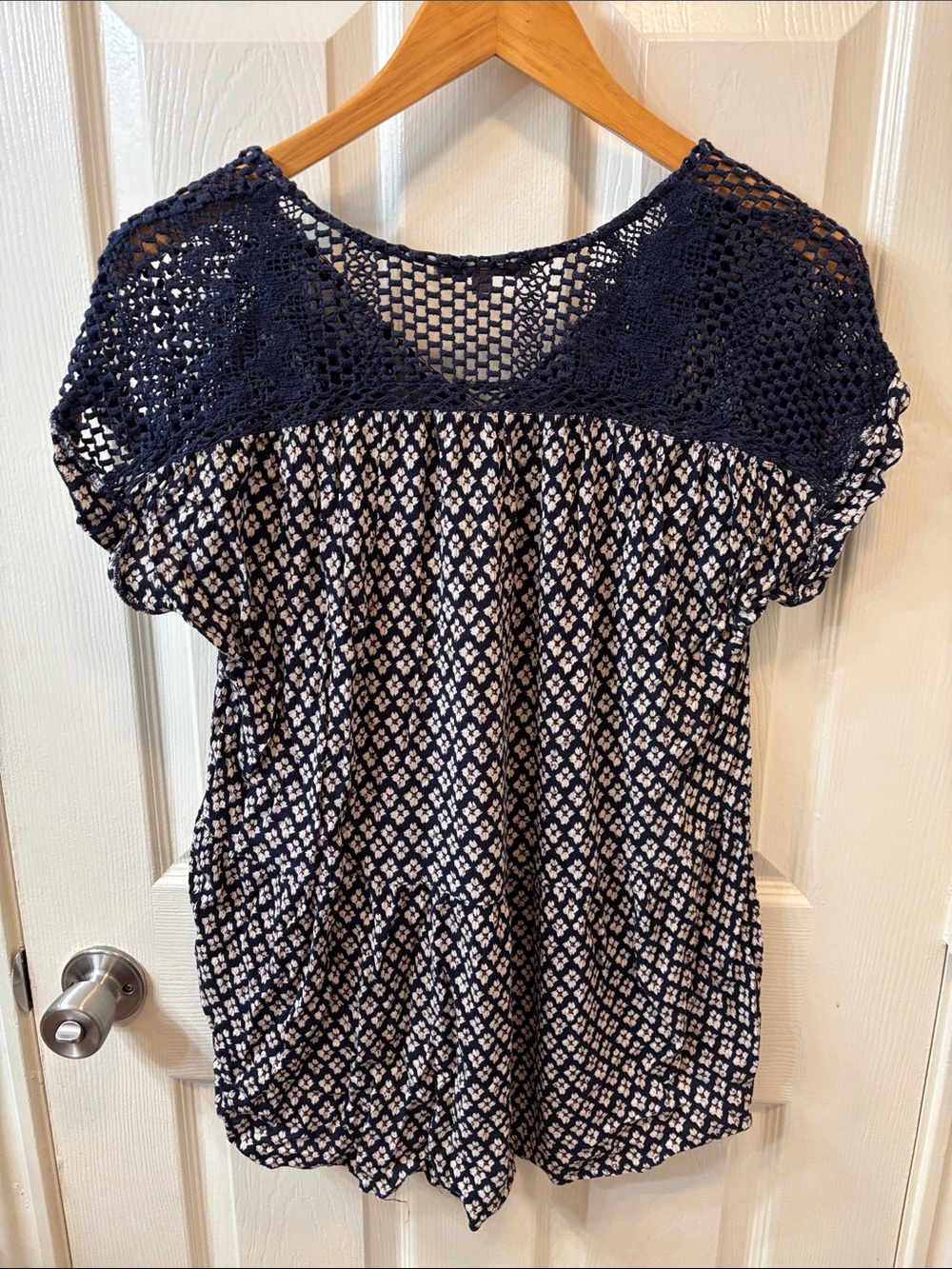 Miss Me Navy Crochet Yoke Printed Boxy lightweight Blouse Large - Picture 4 of 6